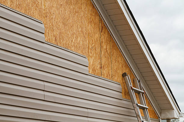 24/7 Emergency Vinyl Siding experts in Farmington, IL